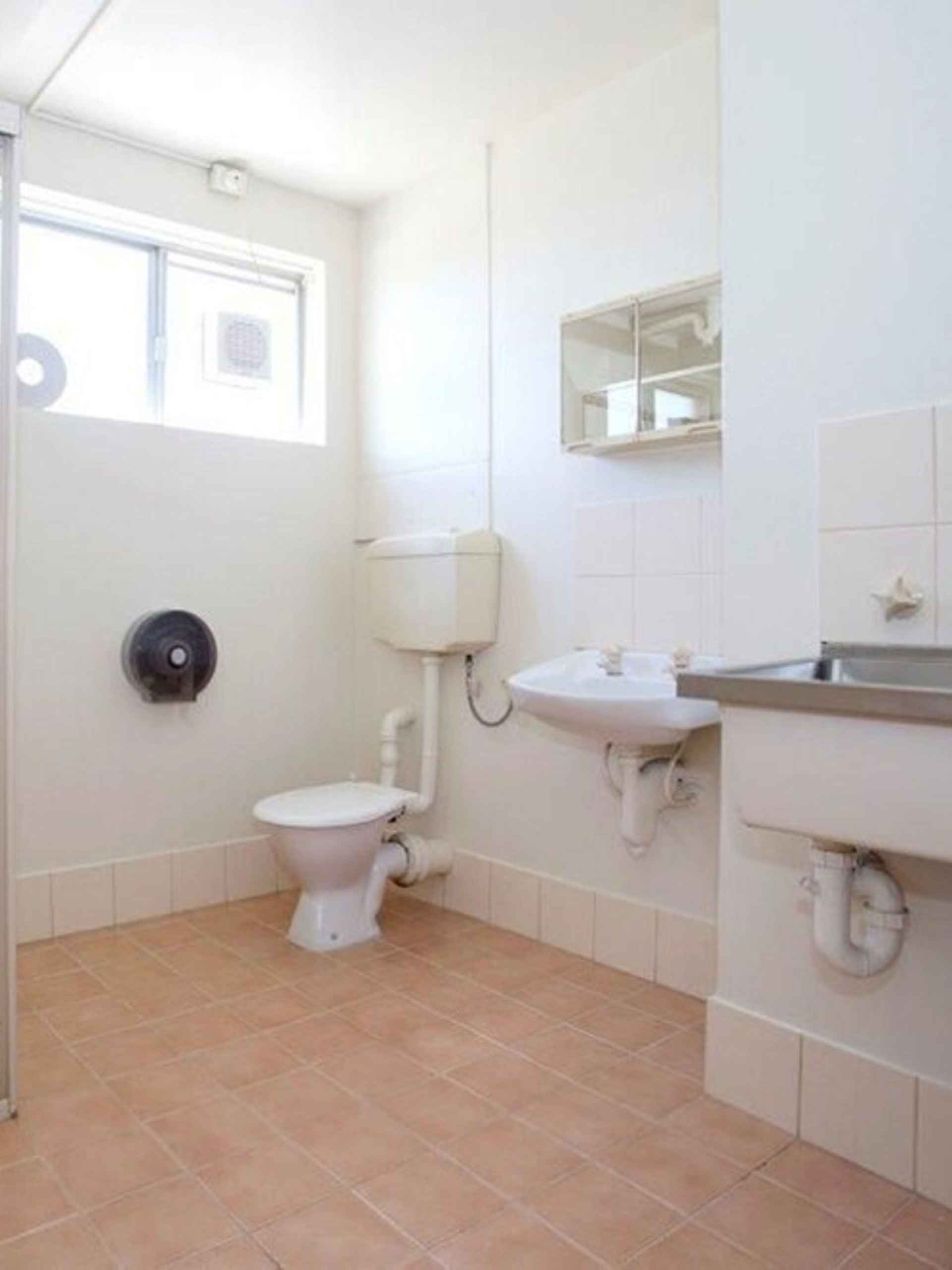 Toilet Kamar Burswood Lodge Apartments