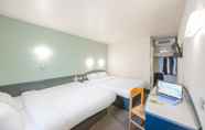 Kamar Tidur 4 B&B Hotel Herblay