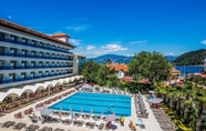 Hồ bơi 3 L'etoile Hotel - All Inclusive