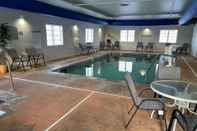 สระว่ายน้ำ Microtel Inn & Suites by Wyndham Rochester South Mayo Clinic