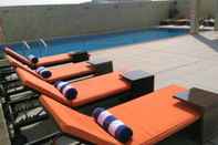 Swimming Pool Strato Hotel by Warwick