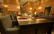 Restoran 3 Strato Hotel by Warwick