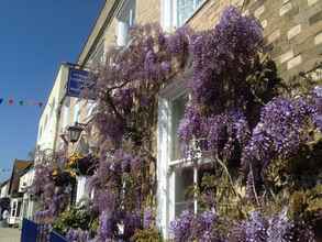 Bangunan 4 Wisteria House