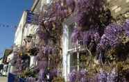 Luar Bangunan 2 Wisteria House