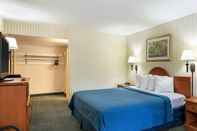 Bedroom Rodeway Inn Joint Base Andrews Area