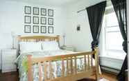 Kamar Tidur 5 Laura's Bed & Breakfast