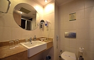 In-room Bathroom 3 Side Star Park - All Inclusive