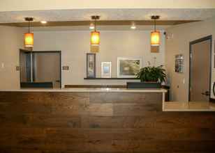 Lobby 4 Country Inn & Suites by Radisson, Prineville, OR