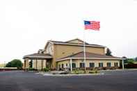 Exterior Country Inn & Suites by Radisson, Prineville, OR