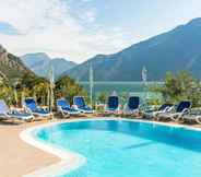 Swimming Pool 4 Garda Suite Hotel