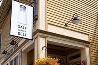 Exterior Salt Shaker Deli & Inn