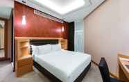 Kamar Tidur 4 The Tank Stream Hotel Sydney