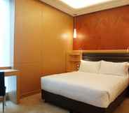 Kamar Tidur 3 The Tank Stream Hotel Sydney