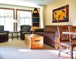 Lobby 2 Snow Creek Lodge by Fernie Lodging Co