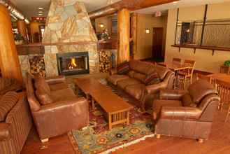 Lobby 4 Snow Creek Lodge by Fernie Lodging Co