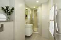 In-room Bathroom Crane Court by City2Stay