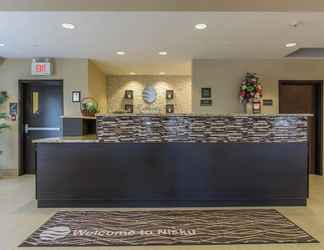 Lobby 2 Comfort Inn & Suites Edmonton International Airport