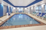 Swimming Pool La Quinta Inn & Suites by Wyndham Springfield IL