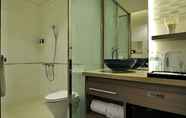 Toilet Kamar 4 Leesing Hotel