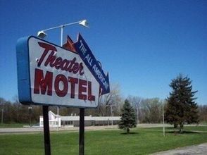 其他 4 Theater Motel