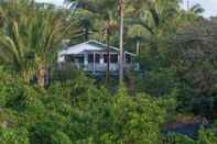 Exterior Ma'ukele Lodge