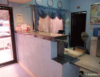 Lobi 2 Kokomo's Suites Hotel