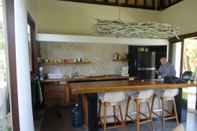 Bar, Cafe and Lounge Mahalini Villas