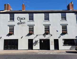 Exterior 2 The Coach and Horses