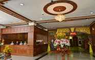 Lobi 2 Golden Butterfly Hotel