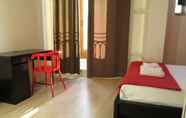 Kamar Tidur 5 Hulot B&B Valencia