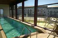 สระว่ายน้ำ Thalasso Concarneau Spa Marin Resort