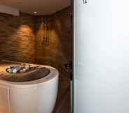 In-room Bathroom 7 Thalasso Concarneau Spa Marin Resort