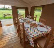 Bedroom 5 Dawn Chorus Holidays