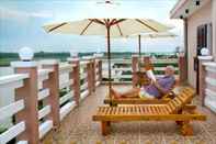 สระว่ายน้ำ Hoi An Riverlife Homestay