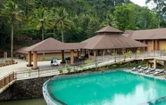 Kolam Renang 4 Kofiland Resort