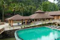 สระว่ายน้ำ Kofiland Resort