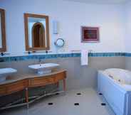 In-room Bathroom 3 Lazib Inn Resort & Spa