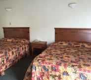 Bedroom 5 Golden Hills Motel