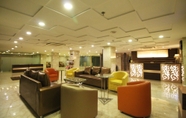 Lobi 7 Hotel Golden Grand