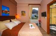 Bedroom 2 Kyparissia Beach Hotel