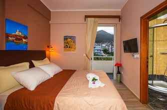 Bedroom 4 Kyparissia Beach Hotel