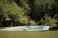 Swimming Pool Mulvehill Creek Wilderness Inn