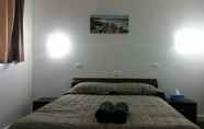 Kamar Tidur 5 Perth City Motel