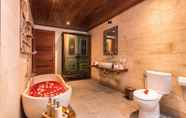 In-room Bathroom 7 Bunut Garden Luxury Private Villa