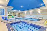 Swimming Pool Fairfield Inn and Suites by Marriott Kamloops