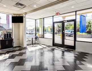 Lobby 2 Motel 6 Elizabeth, NJ - Newark Liberty Intl Airport