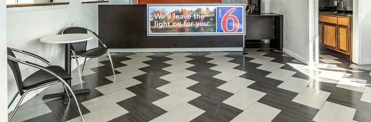 Lobby Motel 6 Elizabeth, NJ - Newark Liberty Intl Airport