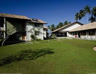 Exterior 2 Kamili Beach Hotel