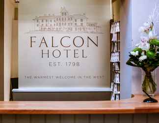 ล็อบบี้ 2 The Falcon Hotel