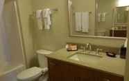 In-room Bathroom 5 Ledgestone Hotel Elko